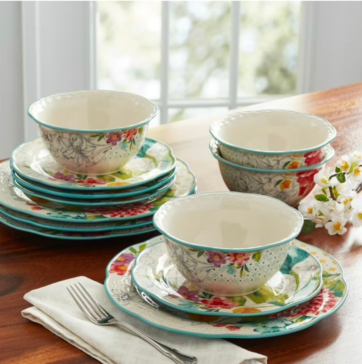 12-Piece Dinnerware Set D711238