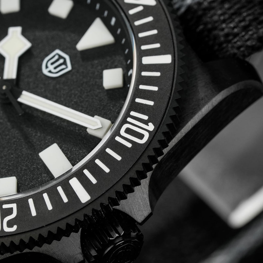 40mm Titanium Dive Watch T601055