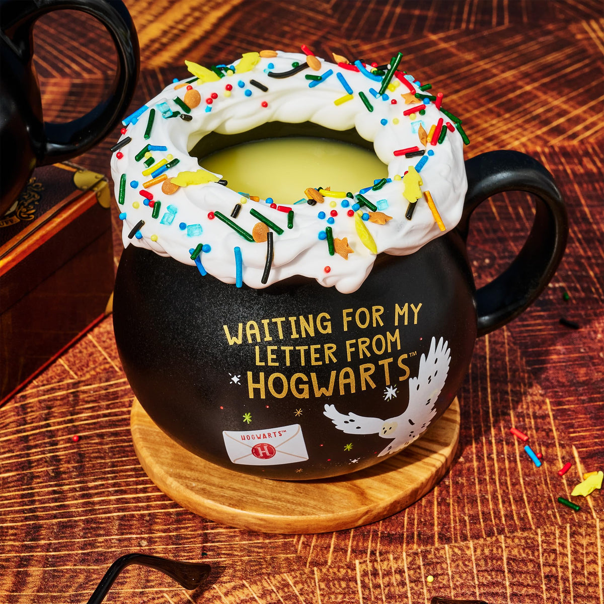 Color-Changing Hot Chocolate Mug Gift Set B508724